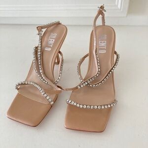 NWOT Anthropologie Silent D Embellished Gem Square Toe Nude Leather Heels Sz 38